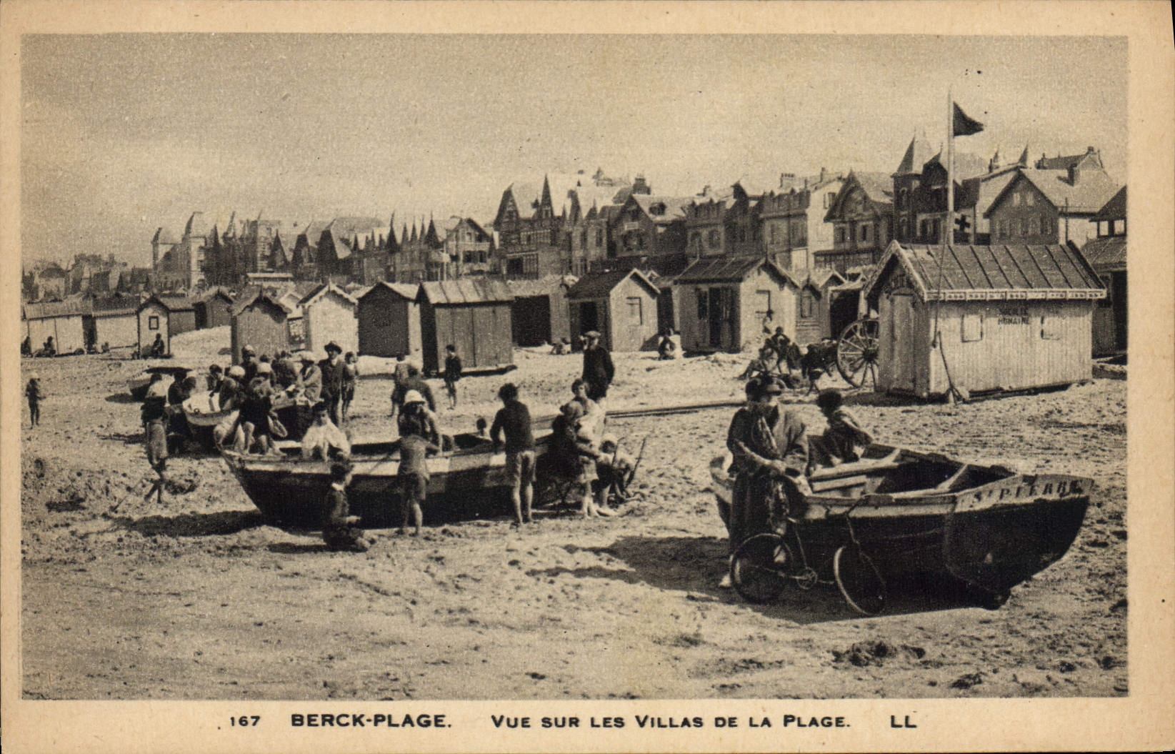 CPA Berck Plage vue sur les villas de la plage