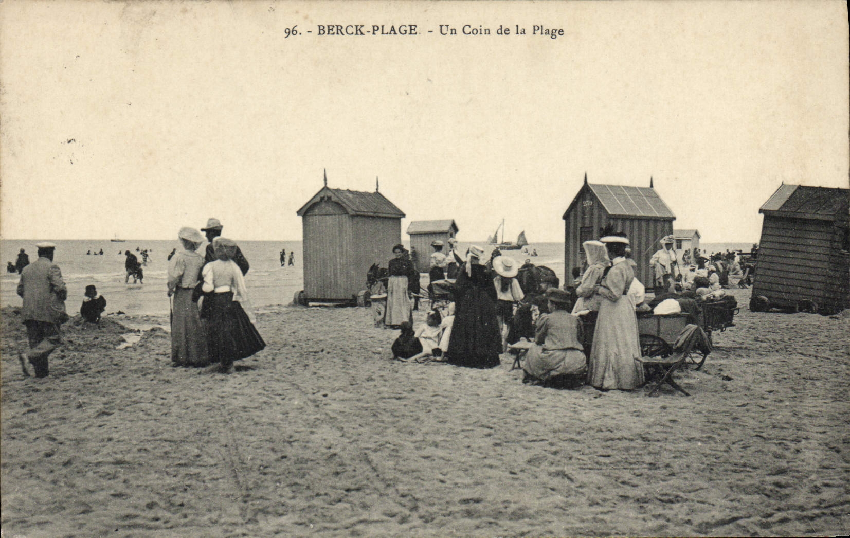 CPA Berck Plage un coin de la plage 