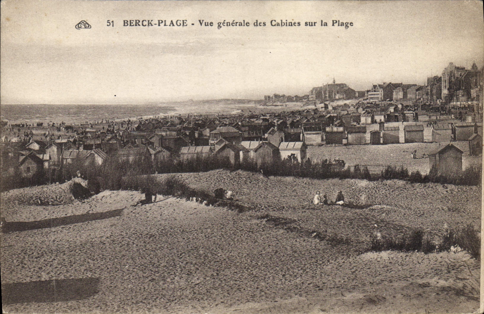 CPA Berck Plage vue generale des cabines sur la plage
