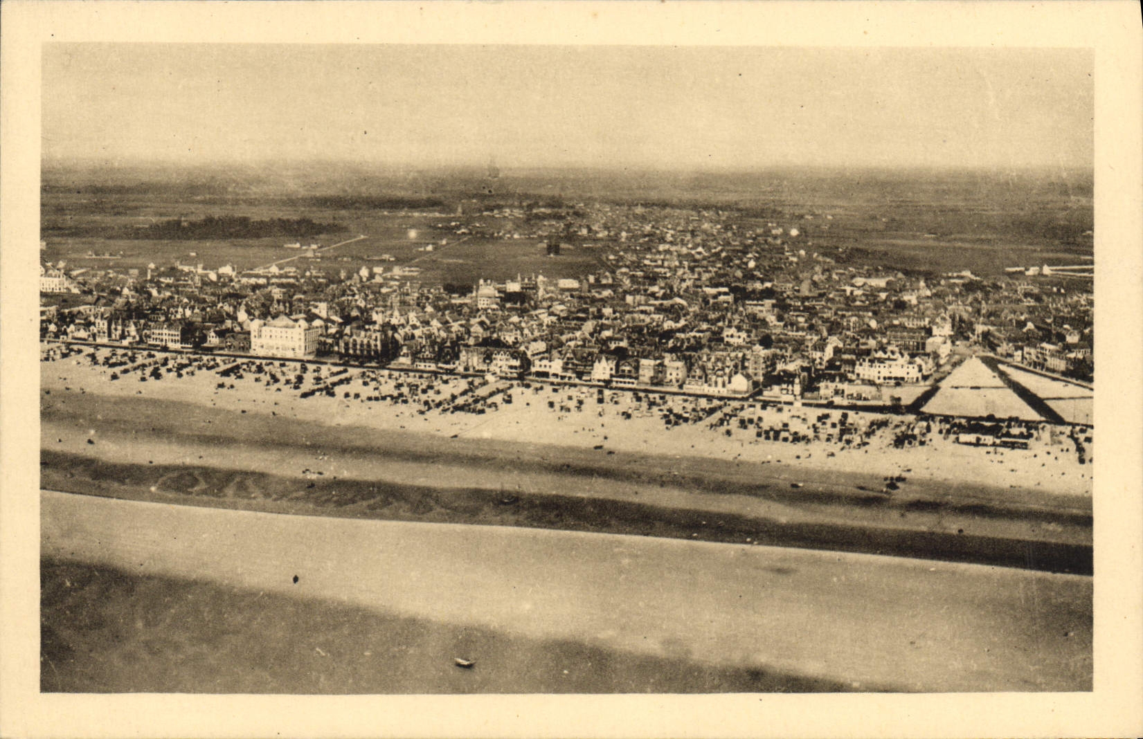 CPA Berck Plage vue generale prise en Avion 