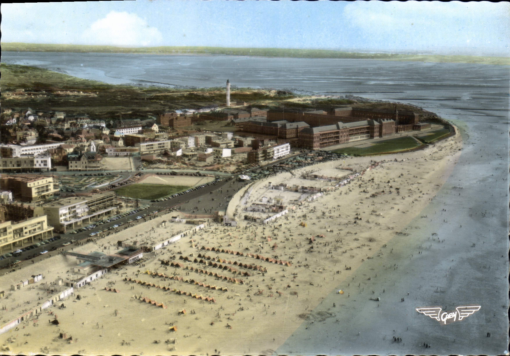CPSM La France vue du Ciel Berck Plage P de C la plage et vue generale
