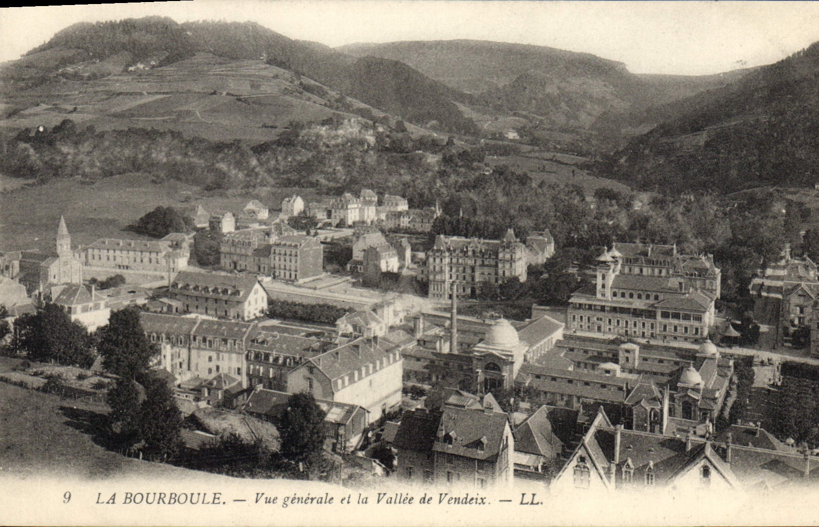 CPA La Bourboule vue generale et la Valle de Vendeix