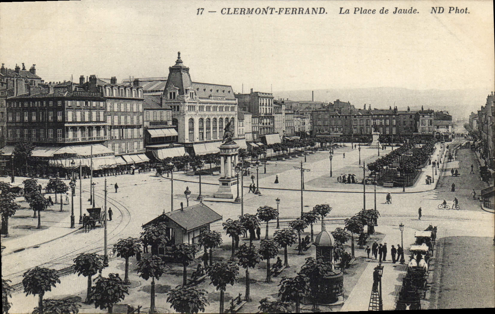 CPA Clermont Ferrand La Place de Jaude