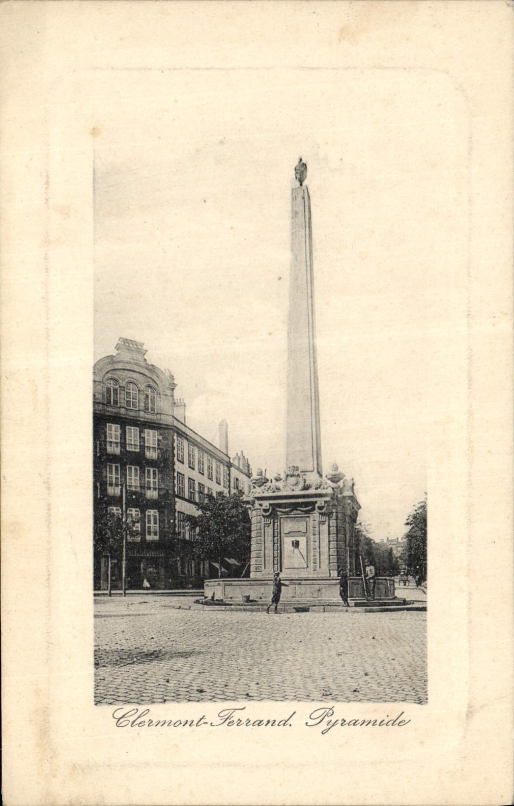 CPA Clermont Ferrand Pyramide 