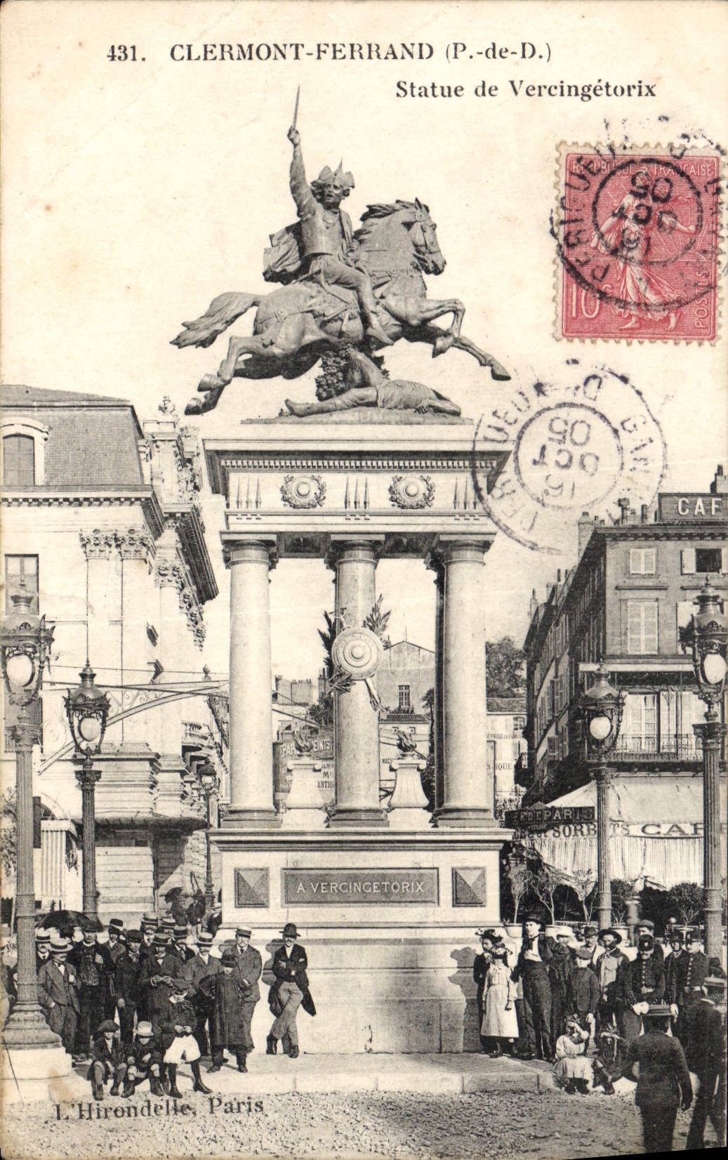 CPA Clermont Ferrand P de D statue de Vercingetorix