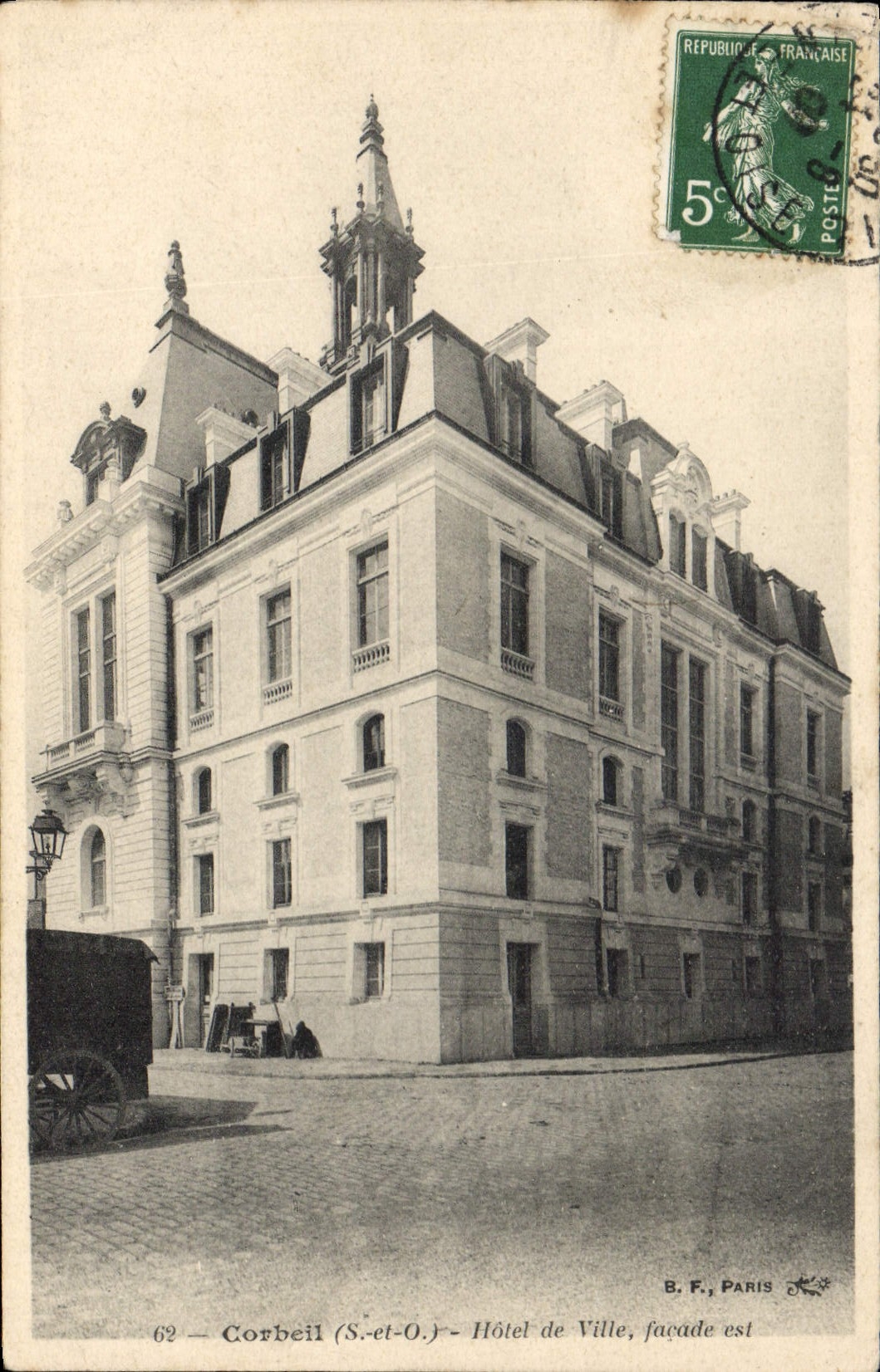 CPA Corbeil S et O hotel de Ville Facade Est