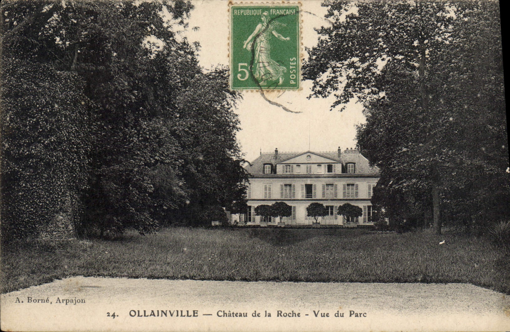 CPA Ollainville chateau de la Roche vue du Parc