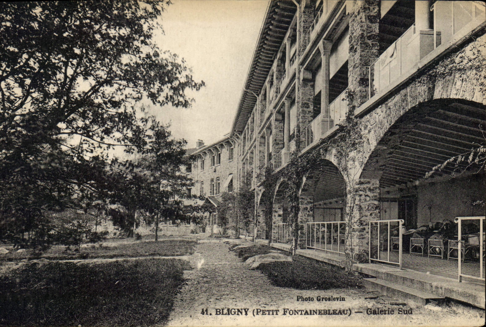 CPA Bligny Petit Fontainebleau galerie sud 