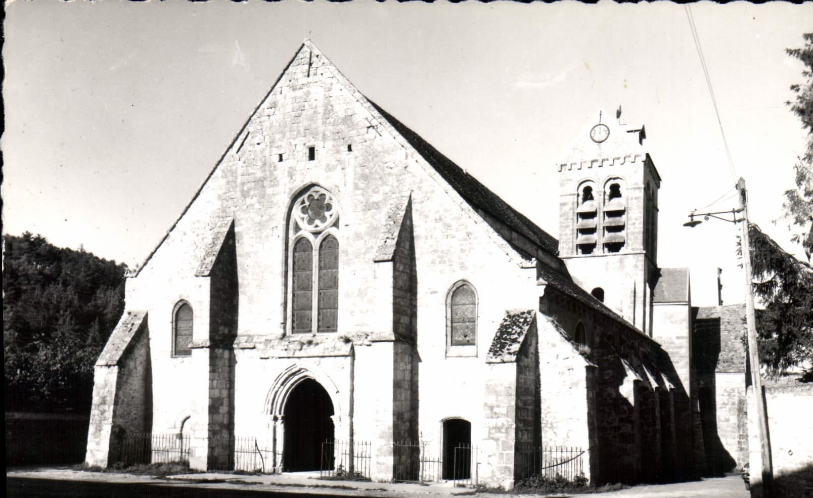 CPA Saclas S et O l'eglise 