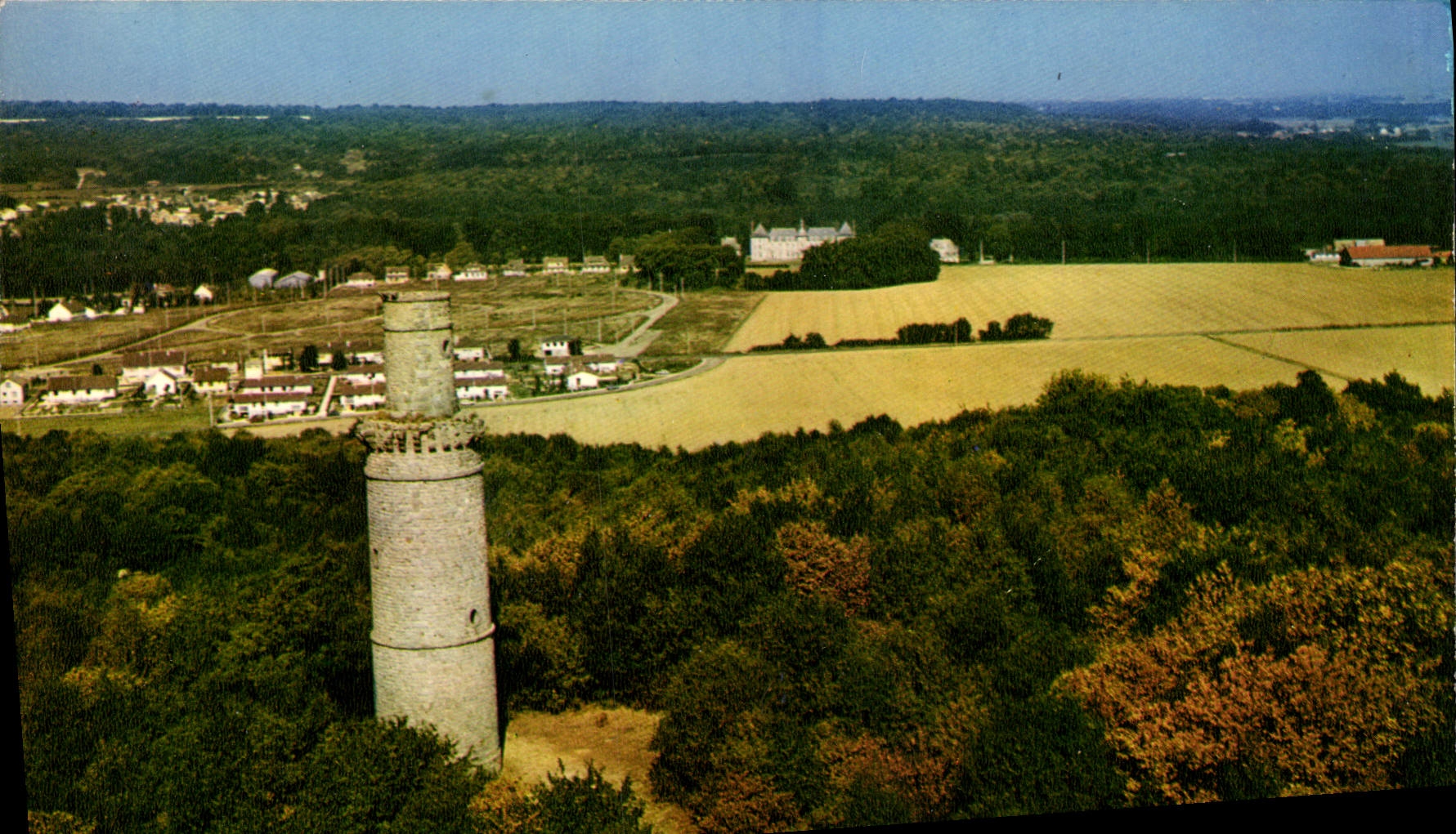 CPSM Janville sur Juine Essonne vue aerienne la Tour de Pocancy 