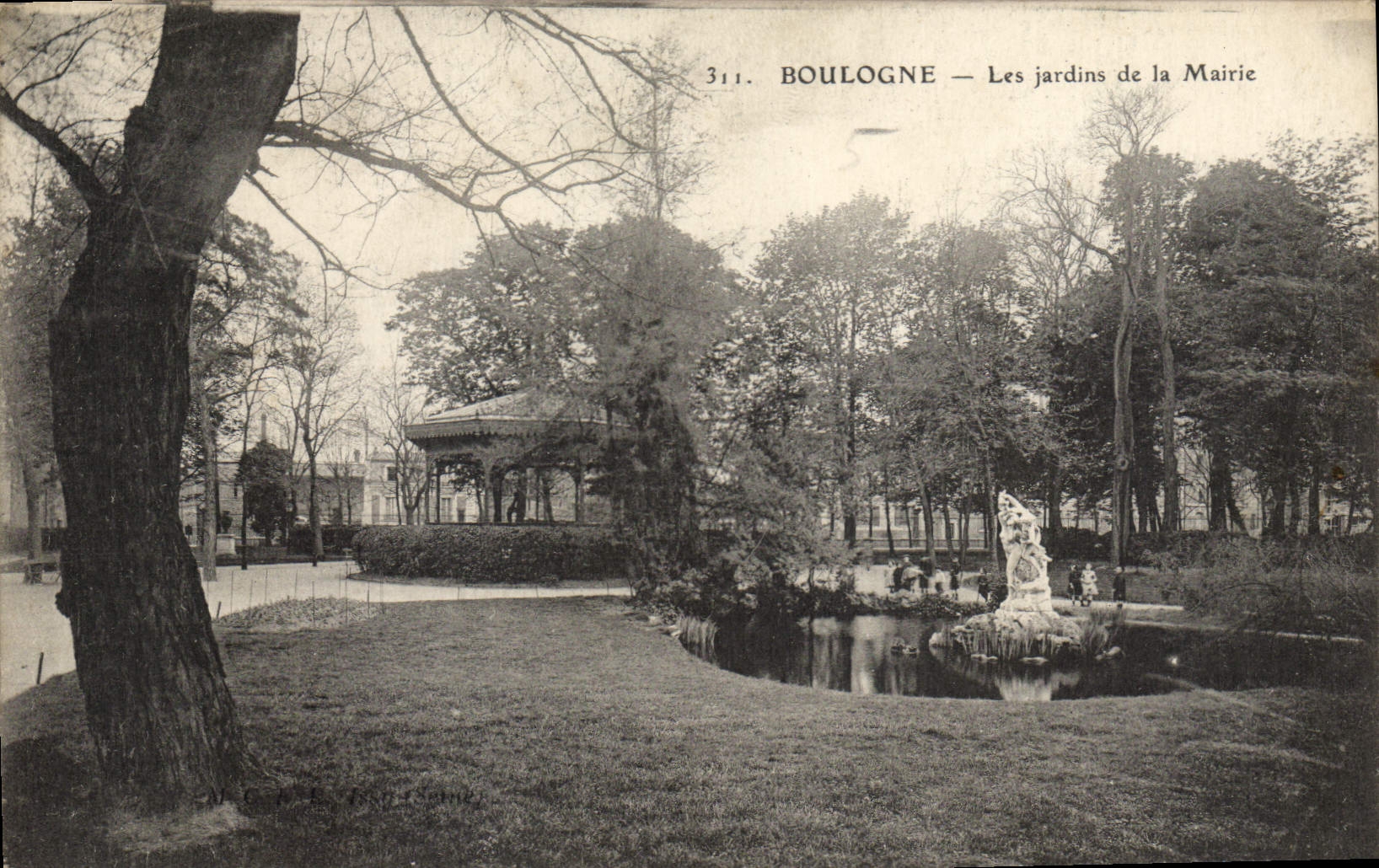 CPA Boulogne Les jardins de la Mairie