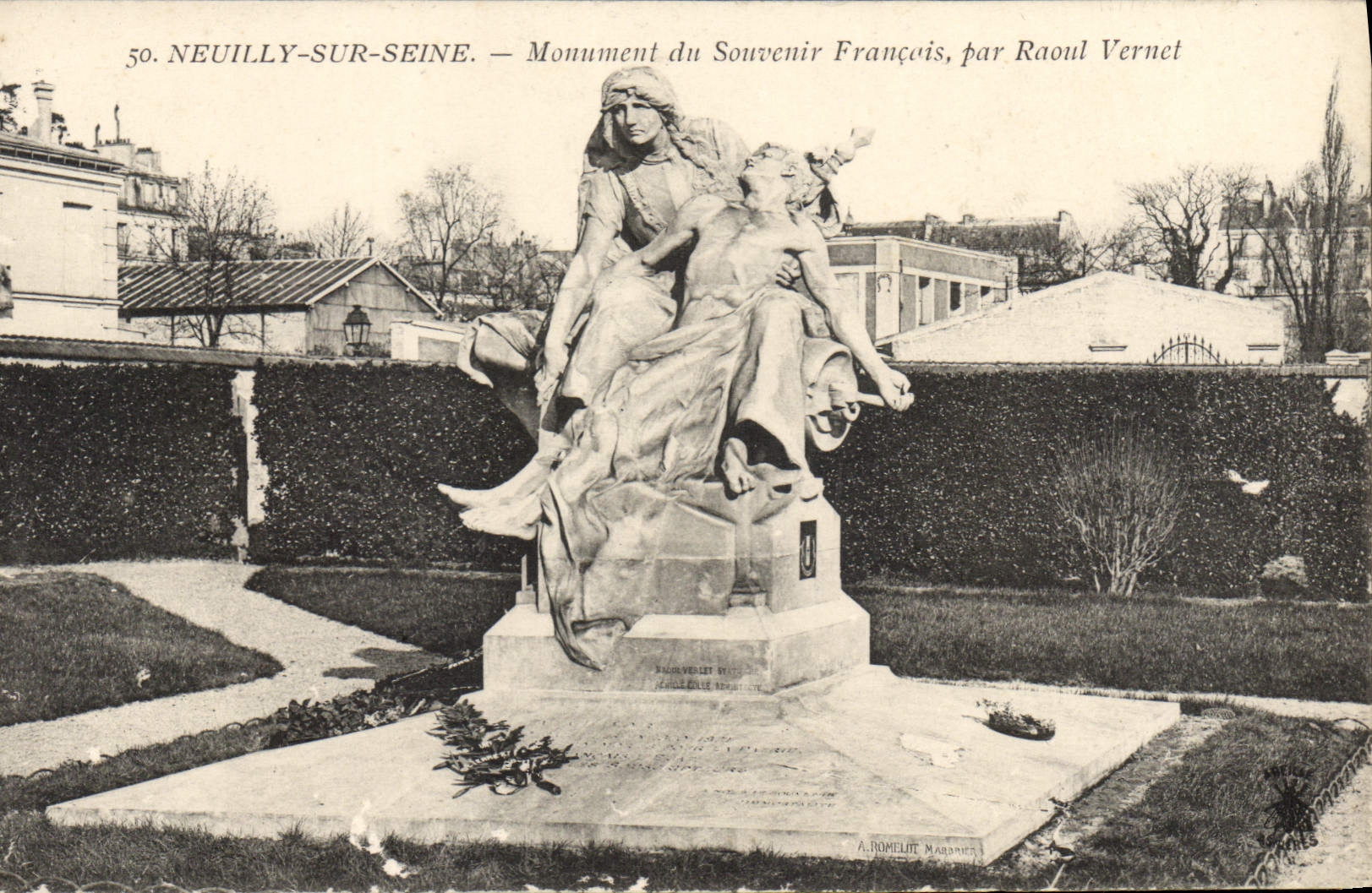 CPA Neuilly sur Seine Monument du Souvenir Francais