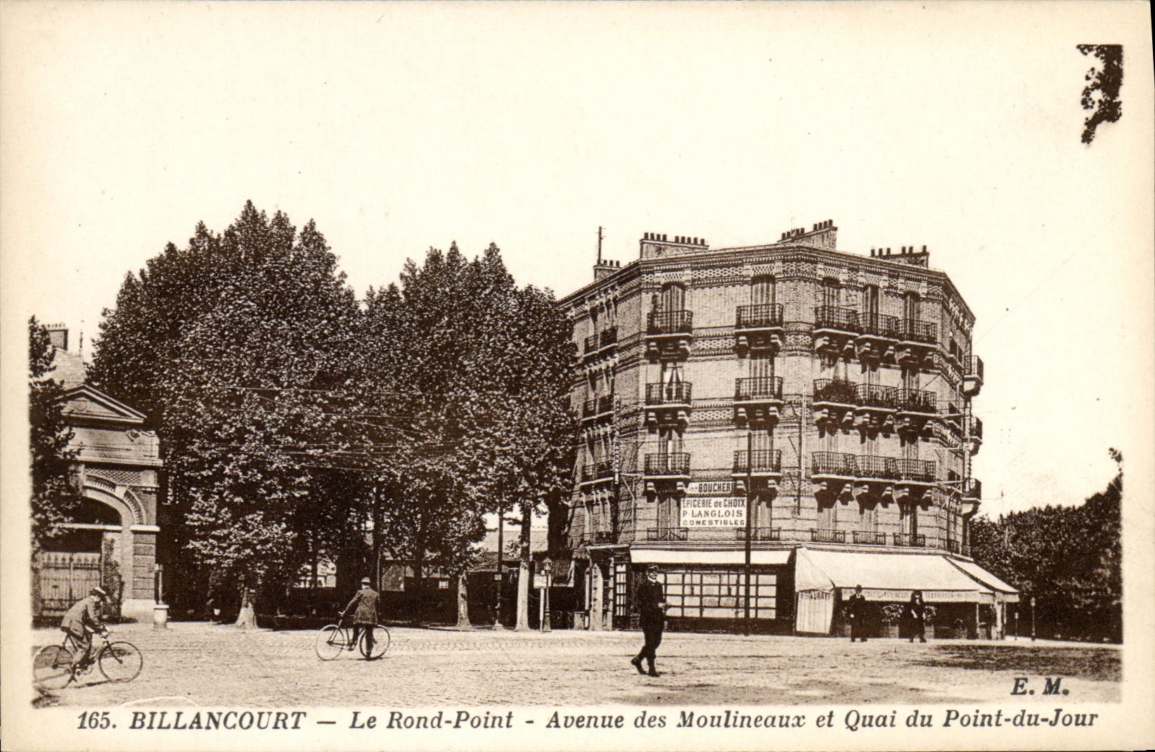 CPA Billancourt Le Rond point Avenue des Moulineaux et Quai du Point du Jour