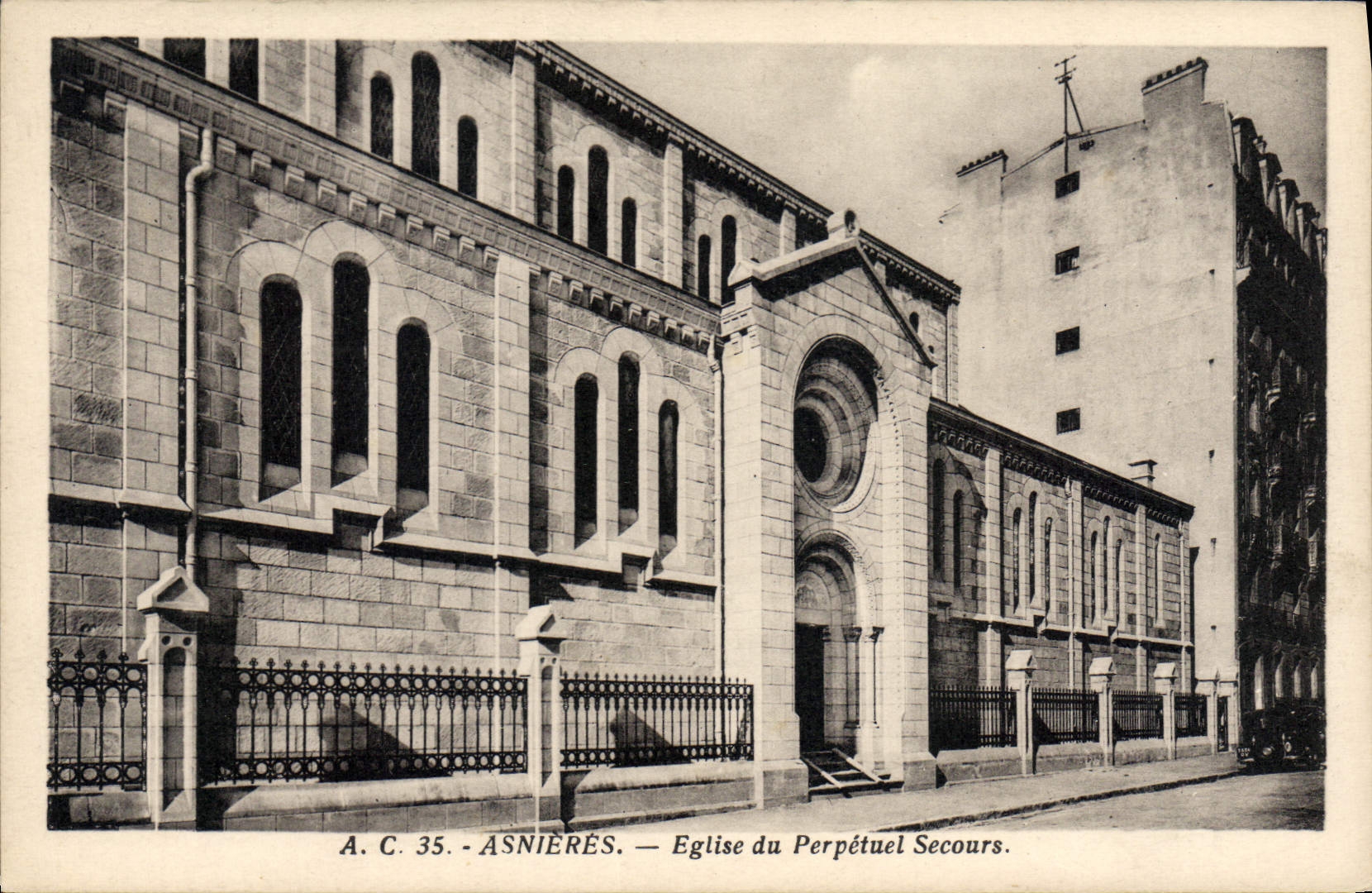 CPA Asnieres Eglise du Perpetuel Secours