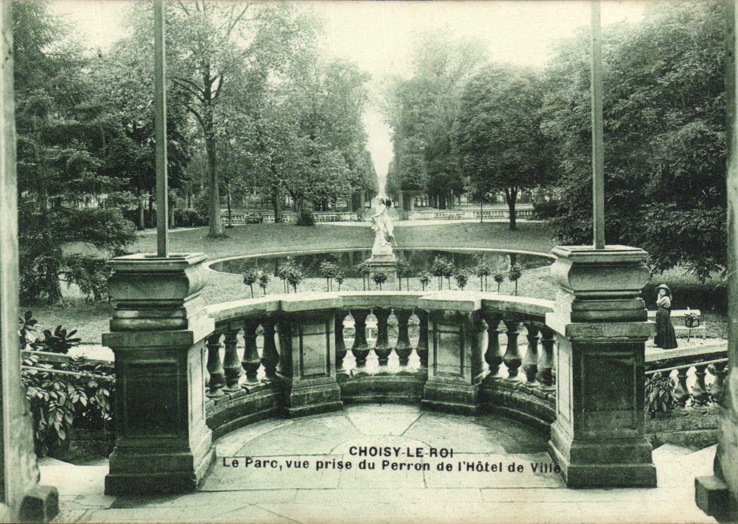 CPA Choisy le Roi Le Parc vue prise du Perron de l'Hotel de Ville