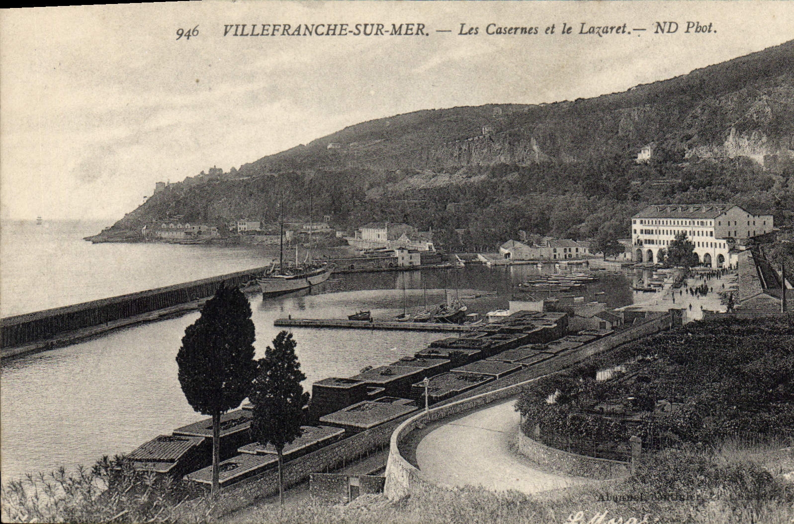 CPA Villefranche sur mer Les Casernes et le Lazaret