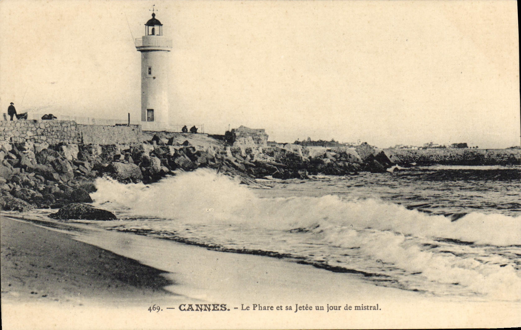 CPA Cannes Le Phare et sa Jetee un jour de mistral