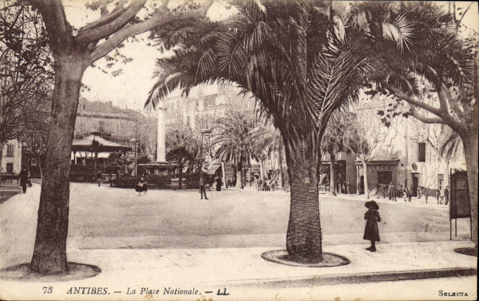 CPA Antibes La Place Nationale