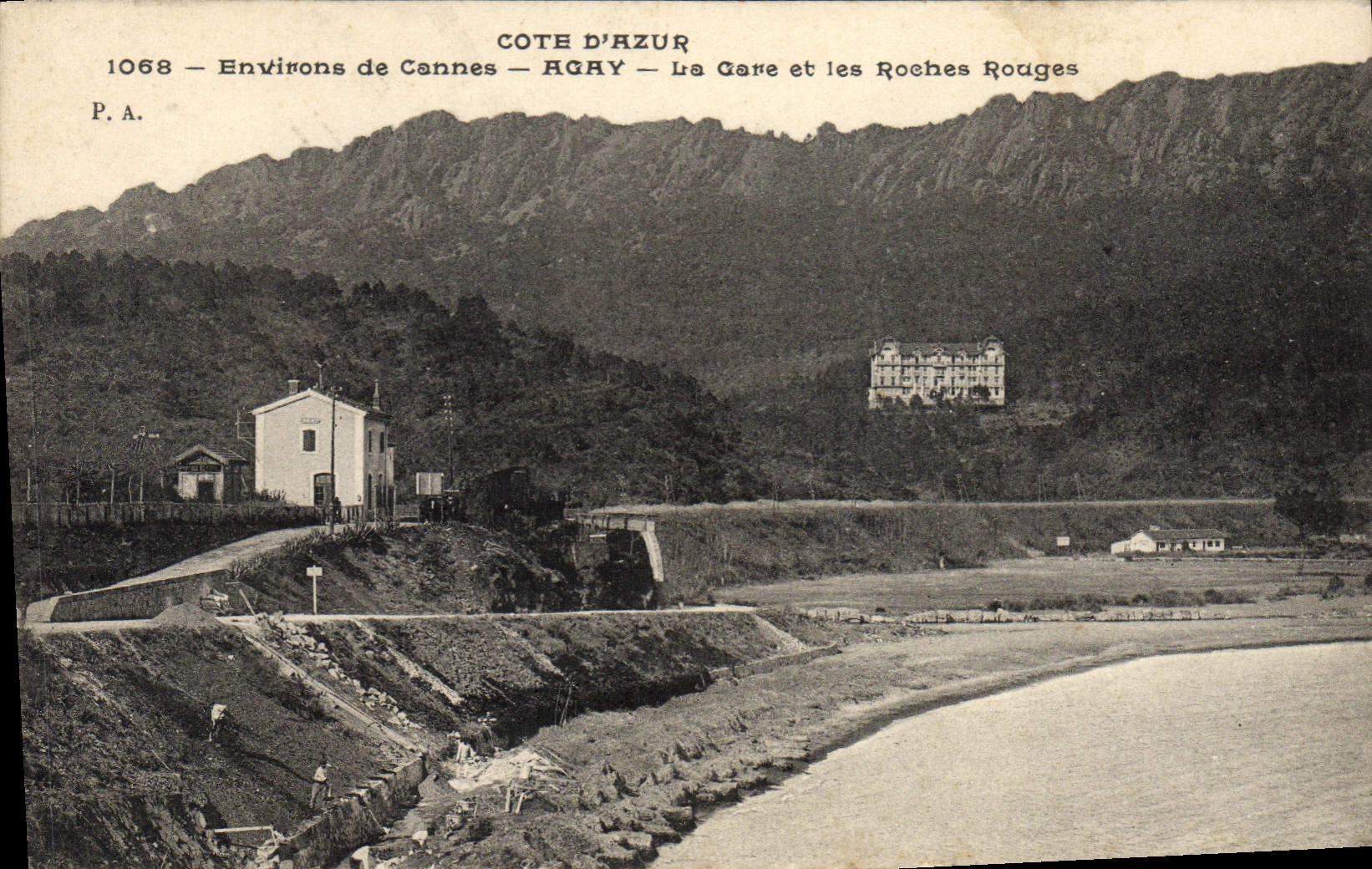 CPA Environs de Cannes Agry La Gare et le Roches Rouges