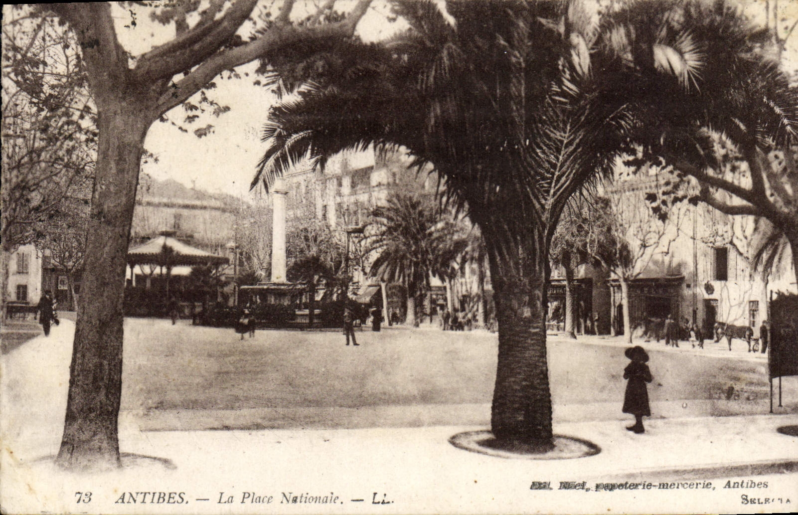 CPA Antibes La Place Nationale