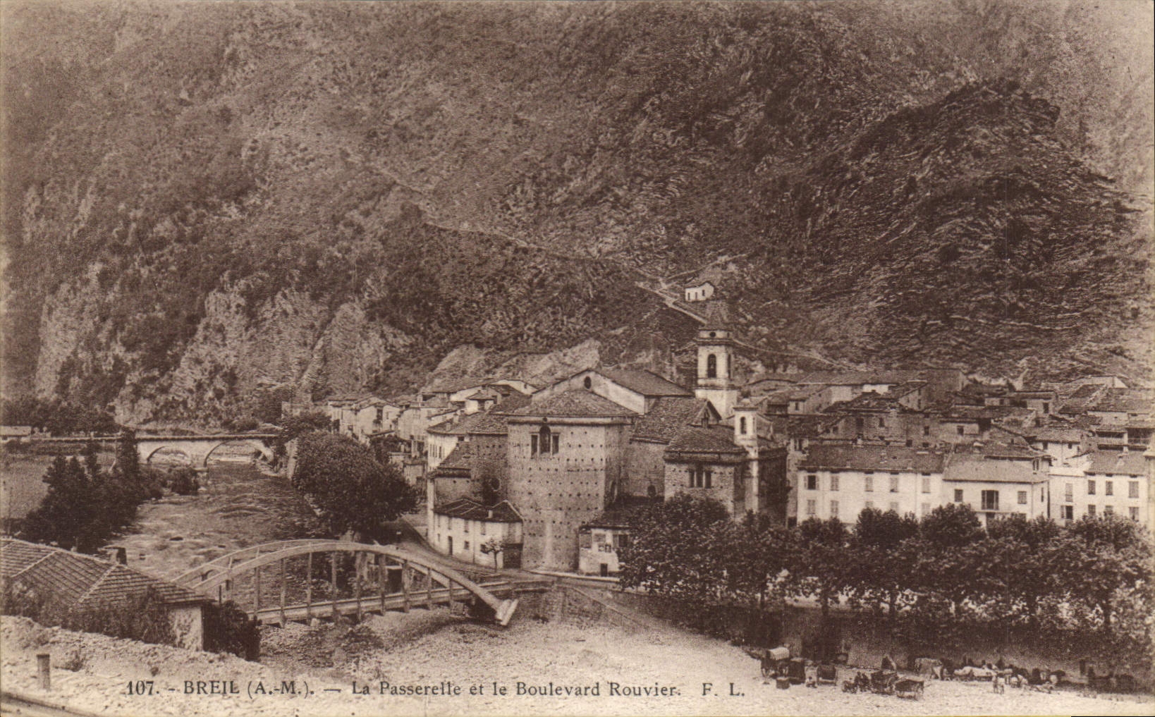 CPA Breil La Passerelle et le Boulevard Rouvier