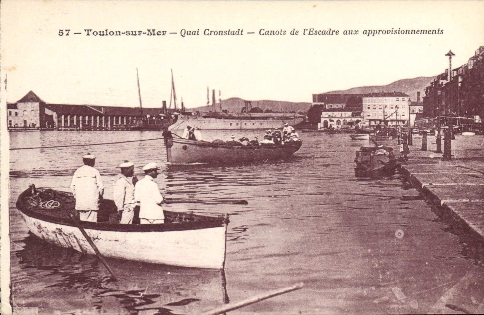 CPA Toulon sur Mer Quai Cronstadt Canois de l'Escadre aux approvisionnements