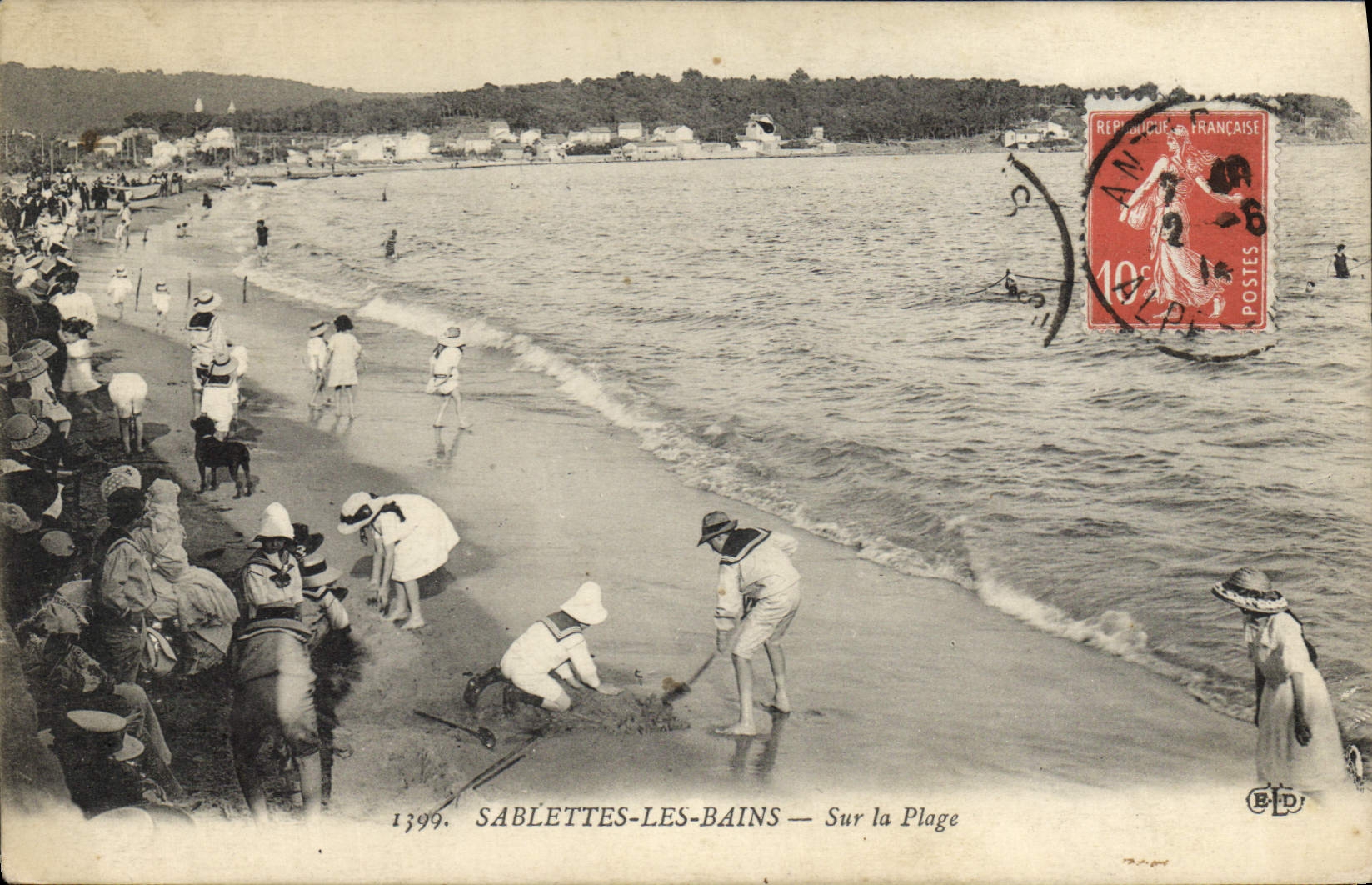 CPA Sablettes les Bains sur la plage