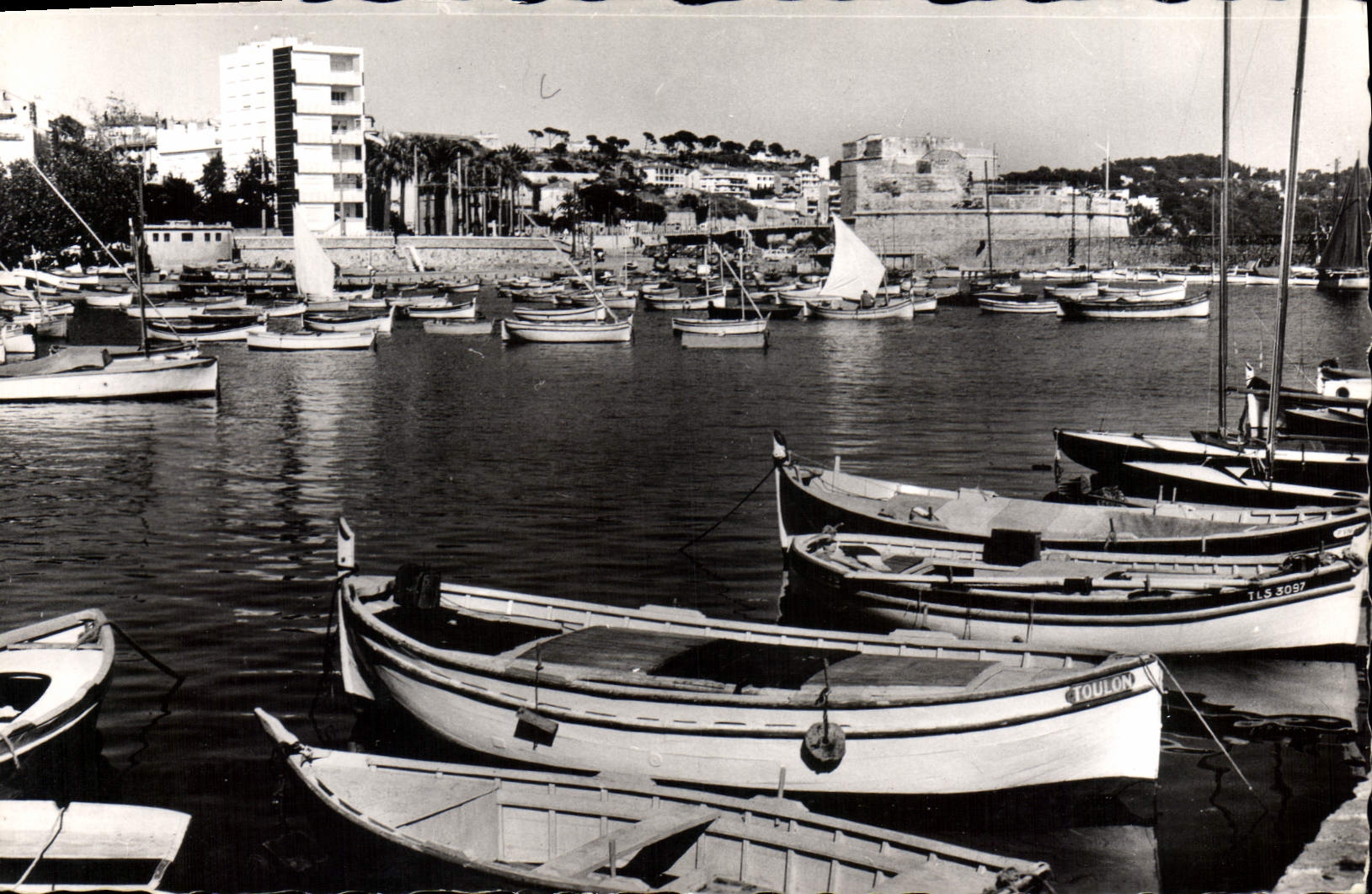 CPA Toulon Port du Mourillon et la tour St Louis