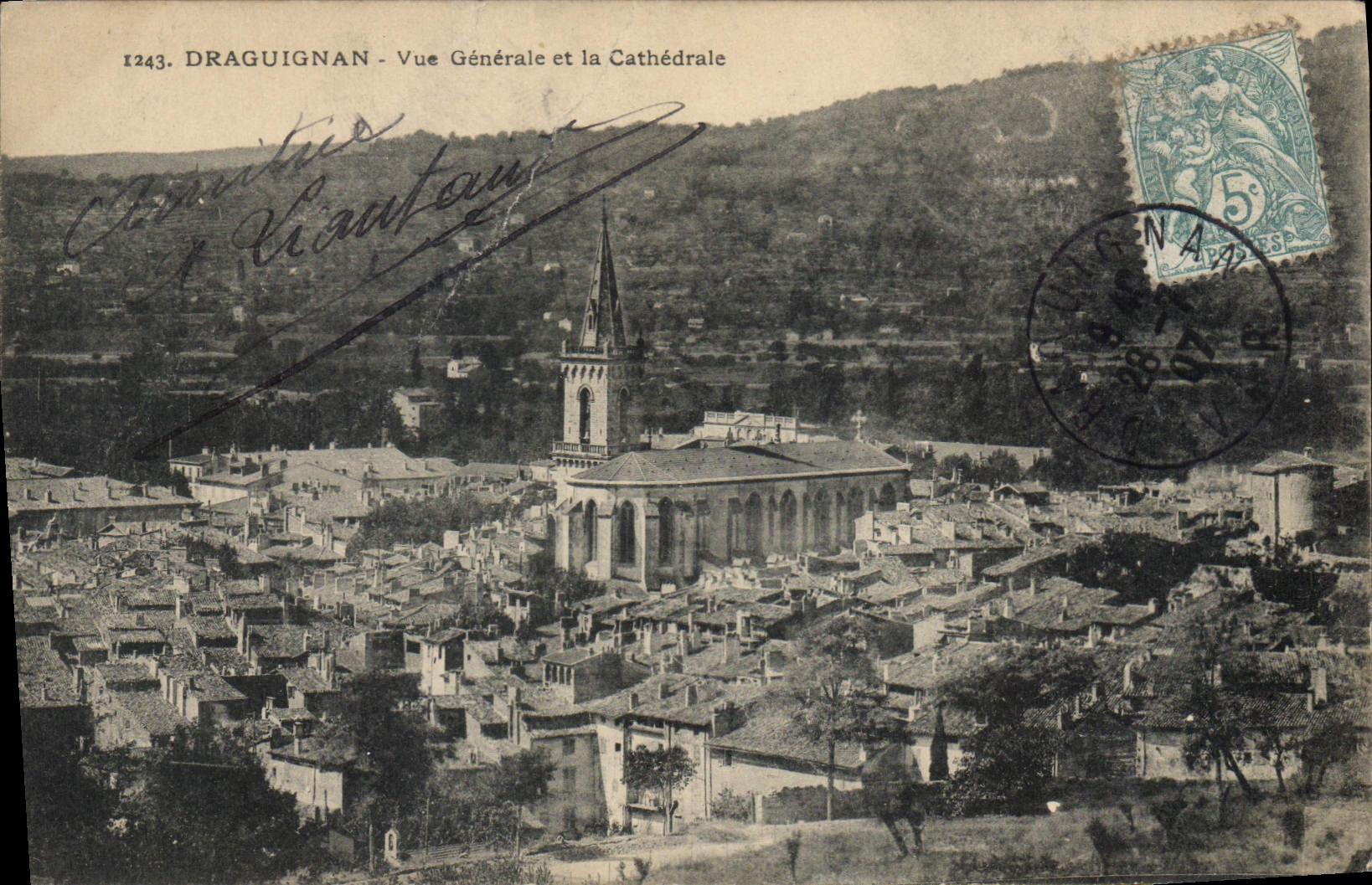 CPA Draguignan vue generale et la Cathedrale