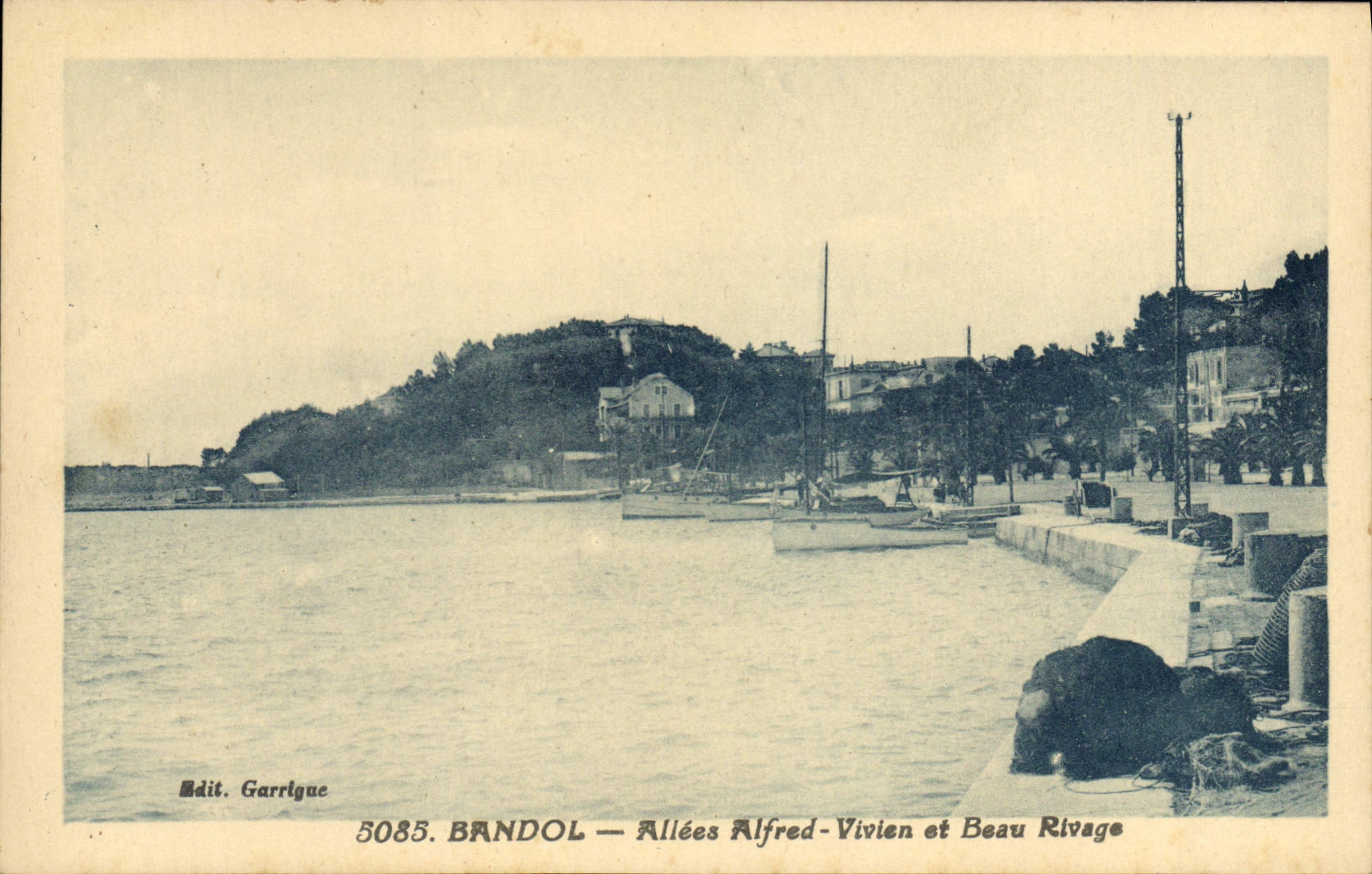 CPA Bandol Allees Alfred Vivien et Beau Rivage