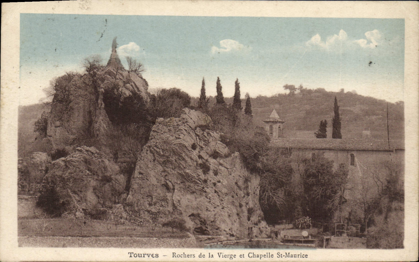 CPA Tourves Rochers de la Vierge et Chapelle St Maurice
