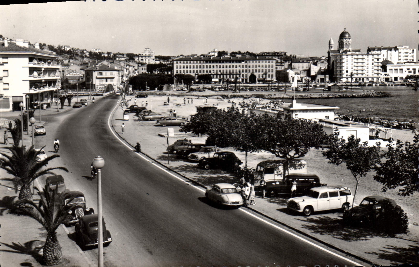 CPA Saint Raphael vu de Frejus Plage