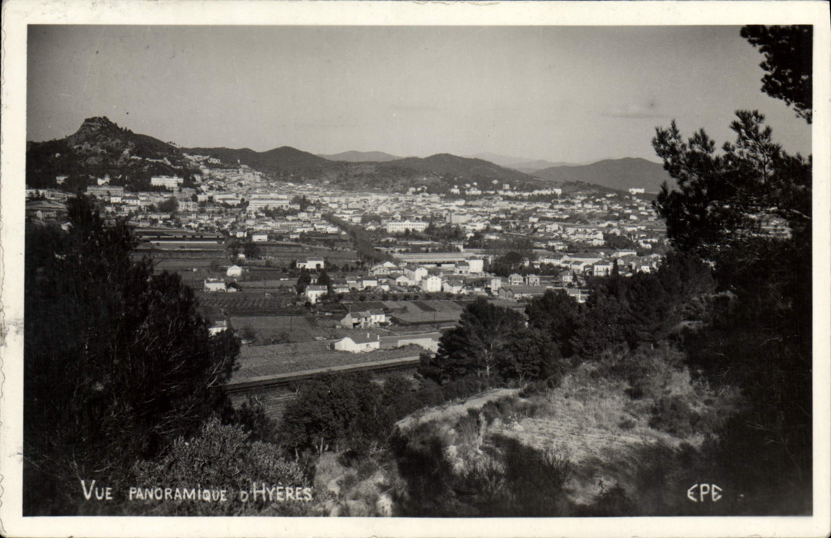 CPA Vue panoramique d'Hyeres