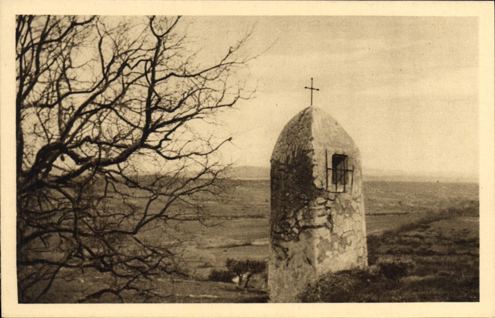 CPA Esparron sur le chemin du Prignon quartier des Aires