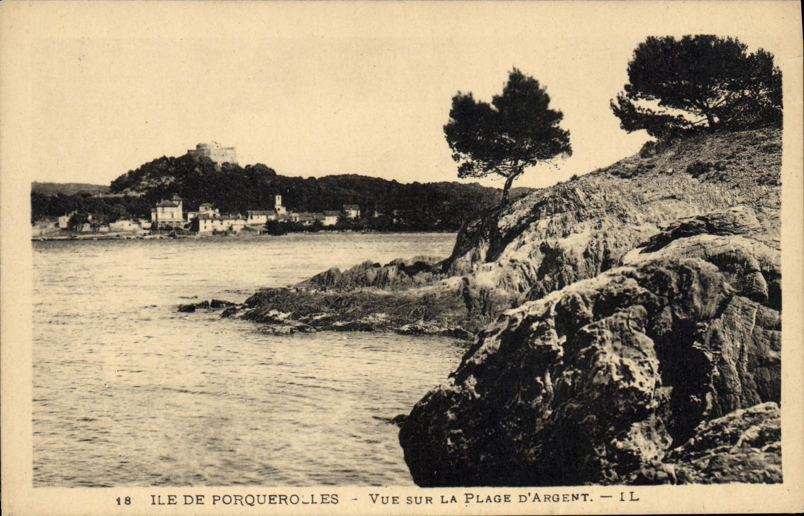 CPA Ile de Porquerolles vue sur la plage d'argent