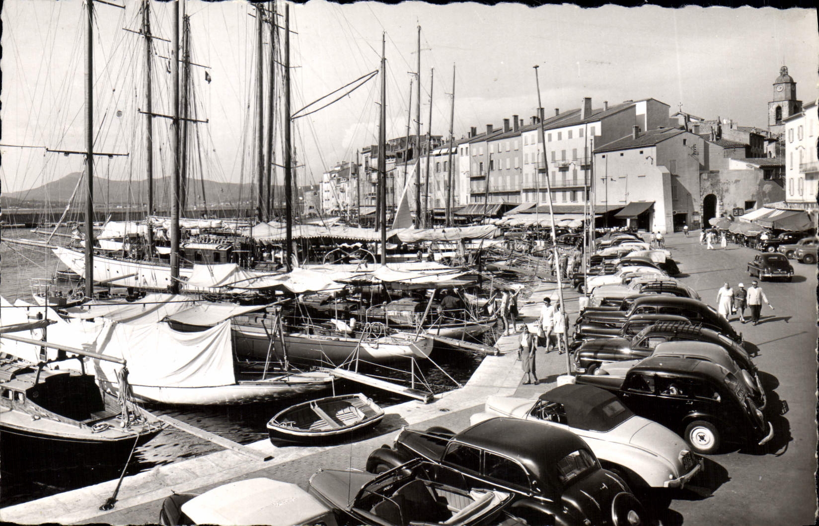 CPA Saint Tropez le port et les yachts
