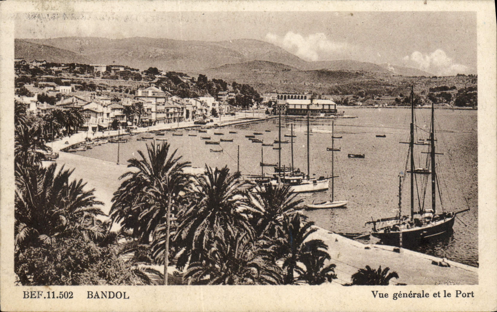 CPA Bandol Vue generale et le port 