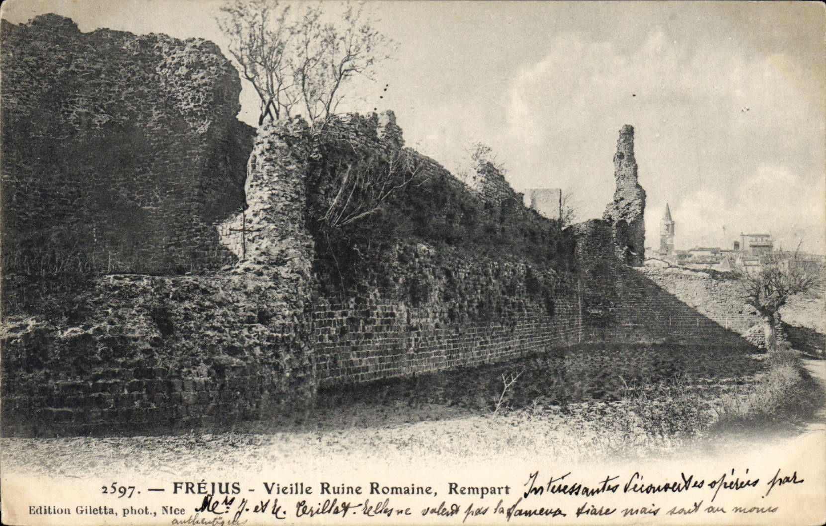 CPA Frejus Vieille Ruine Romaine Rempart