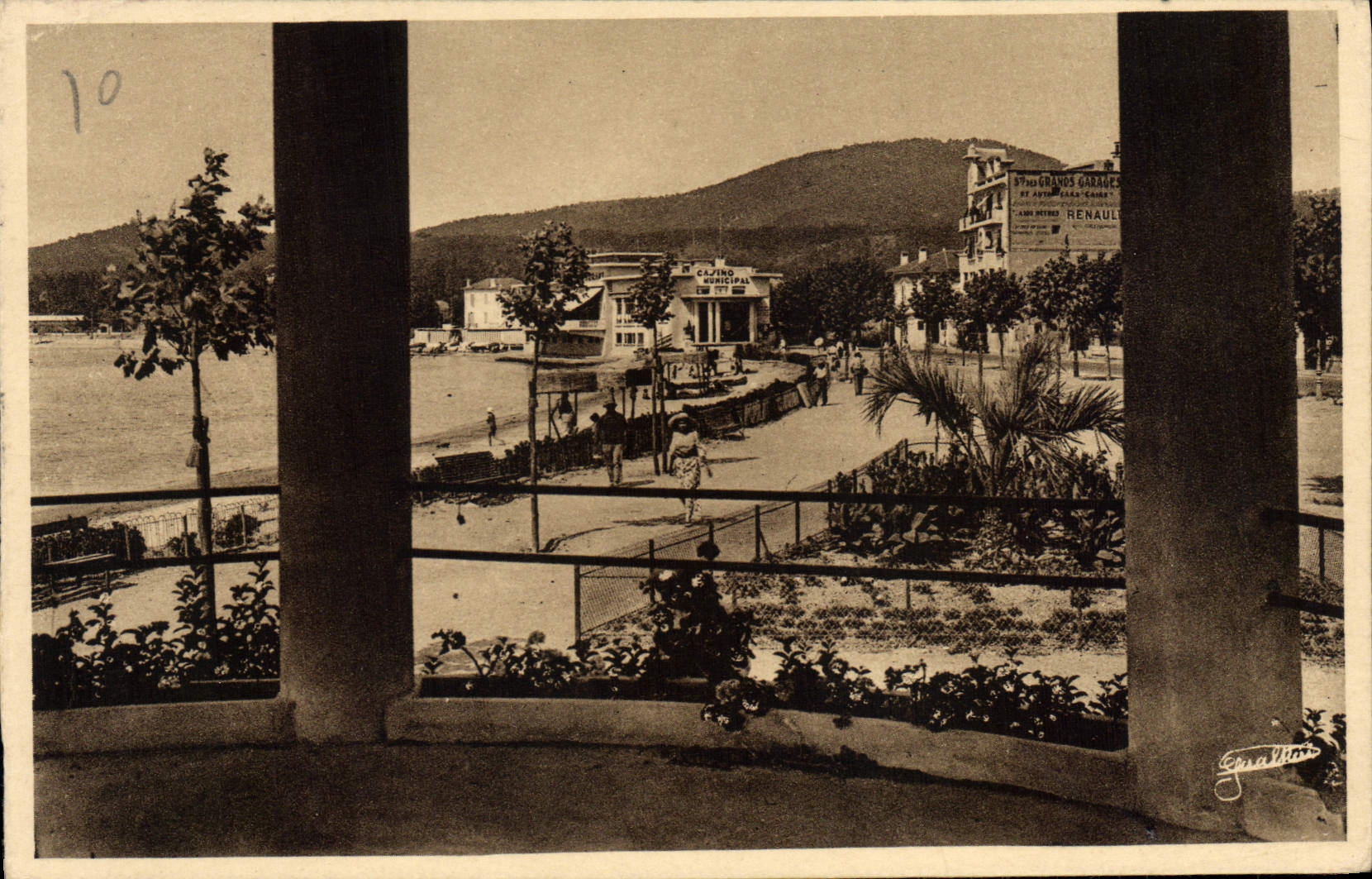 CPA Sainte Maxime sur Mer Var La Promenade