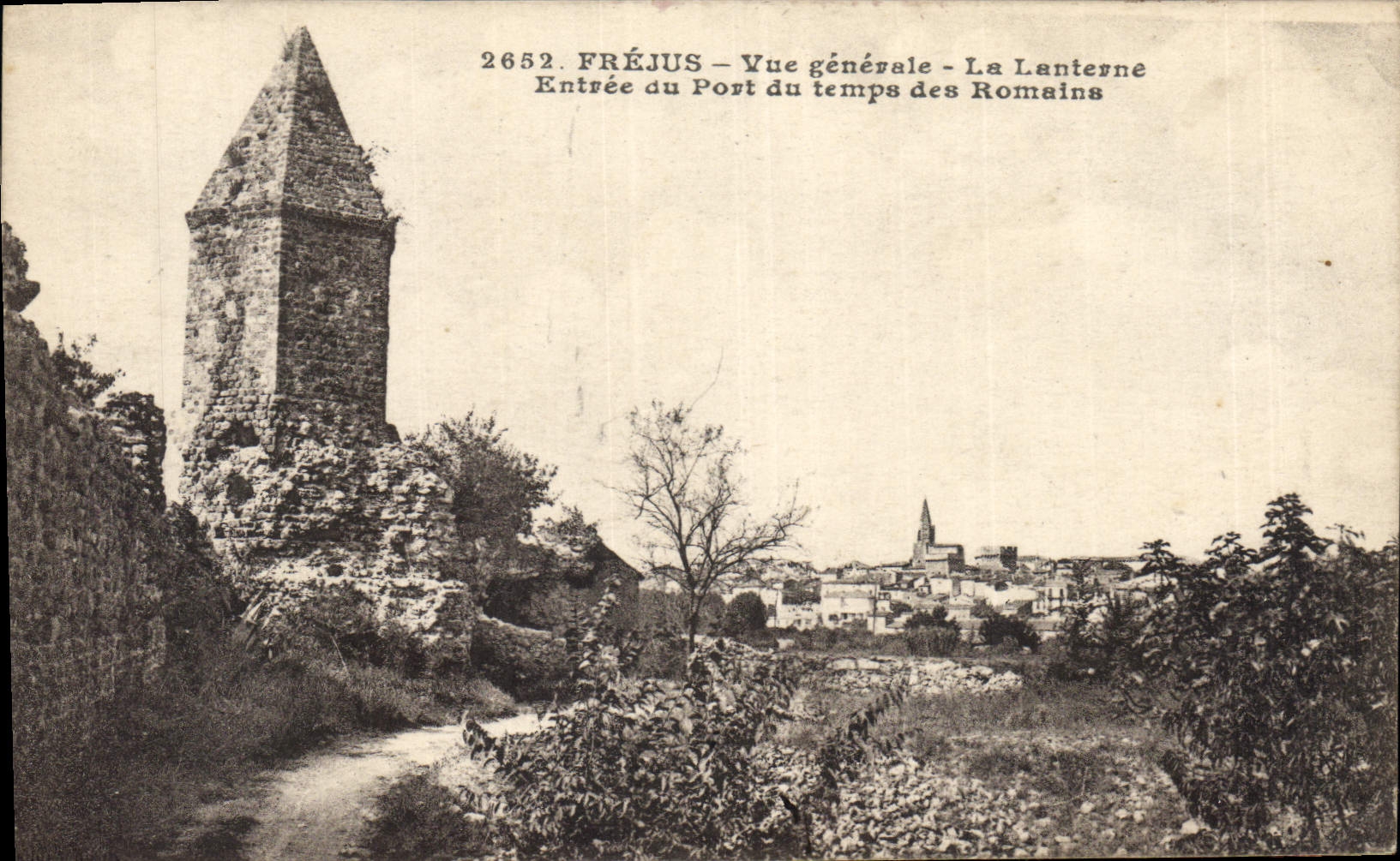 CPA Frejus Vue generale La Lanterne Entree du Port du temps des Romains