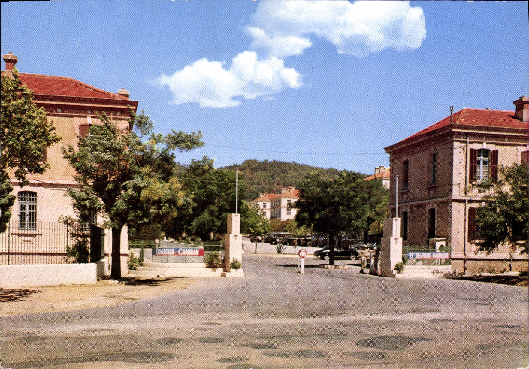 CPSM Draguignan Var Les Casernes Chabran