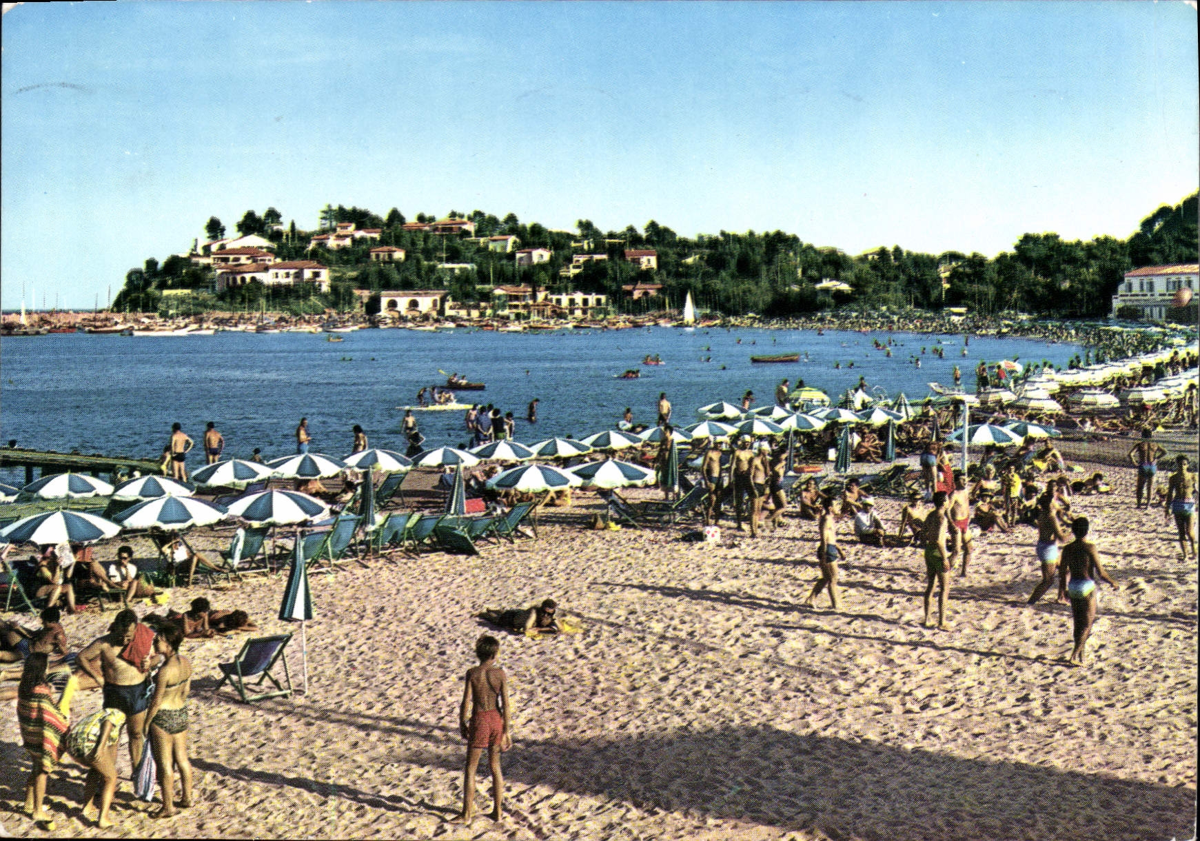 CPSM La Cote d'Azur Cavailaire sur Mer Var La plage et la Cap