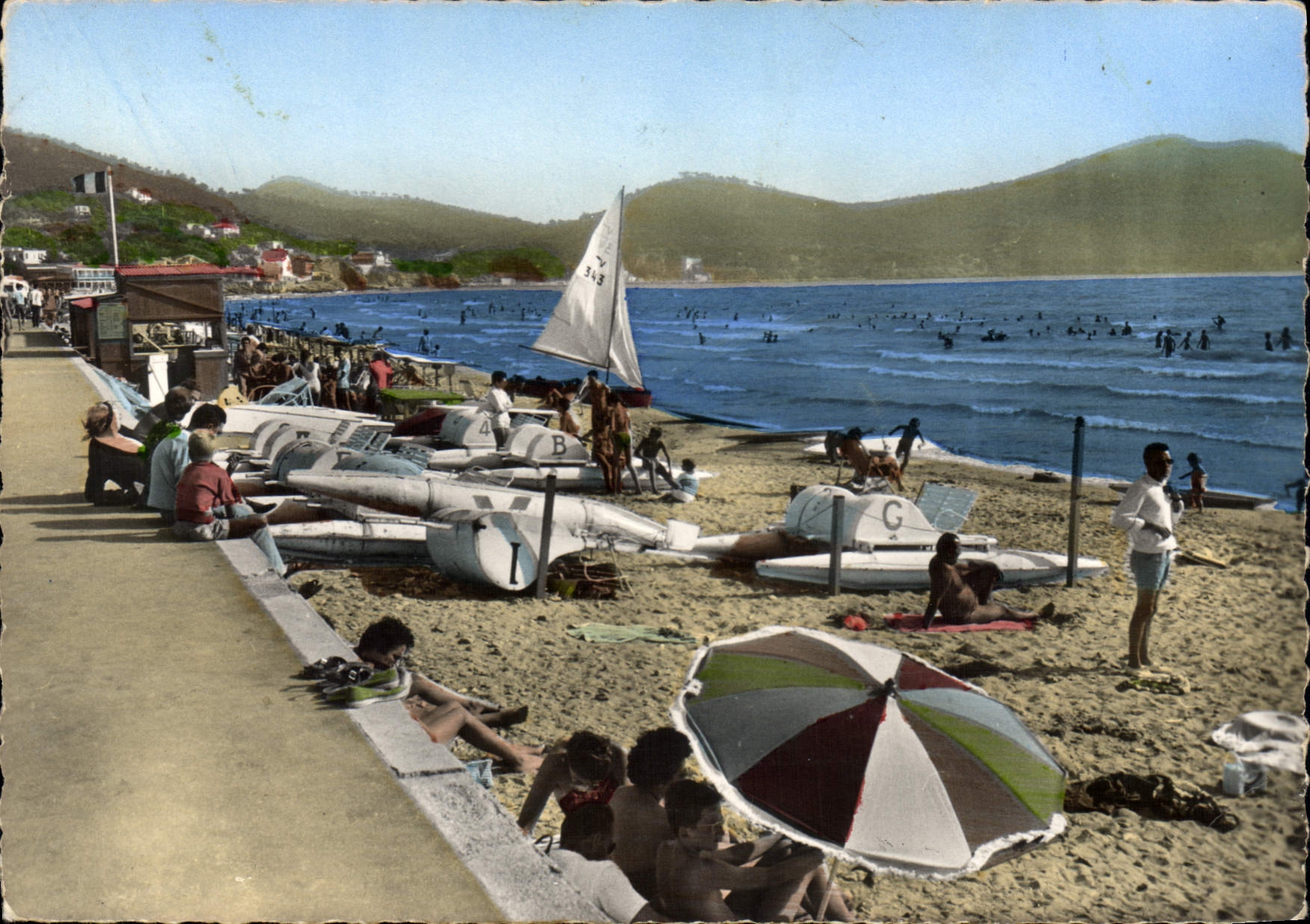 CPSM La Cote d'Azur St Cyr sur Mer Les Lecques Vue de la Plage