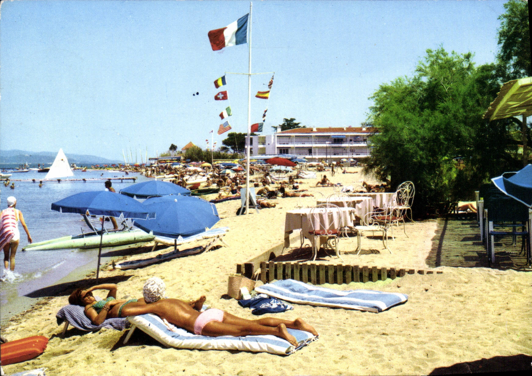 CPSM La Cote d'Azur Saint Tropez Var La plage 