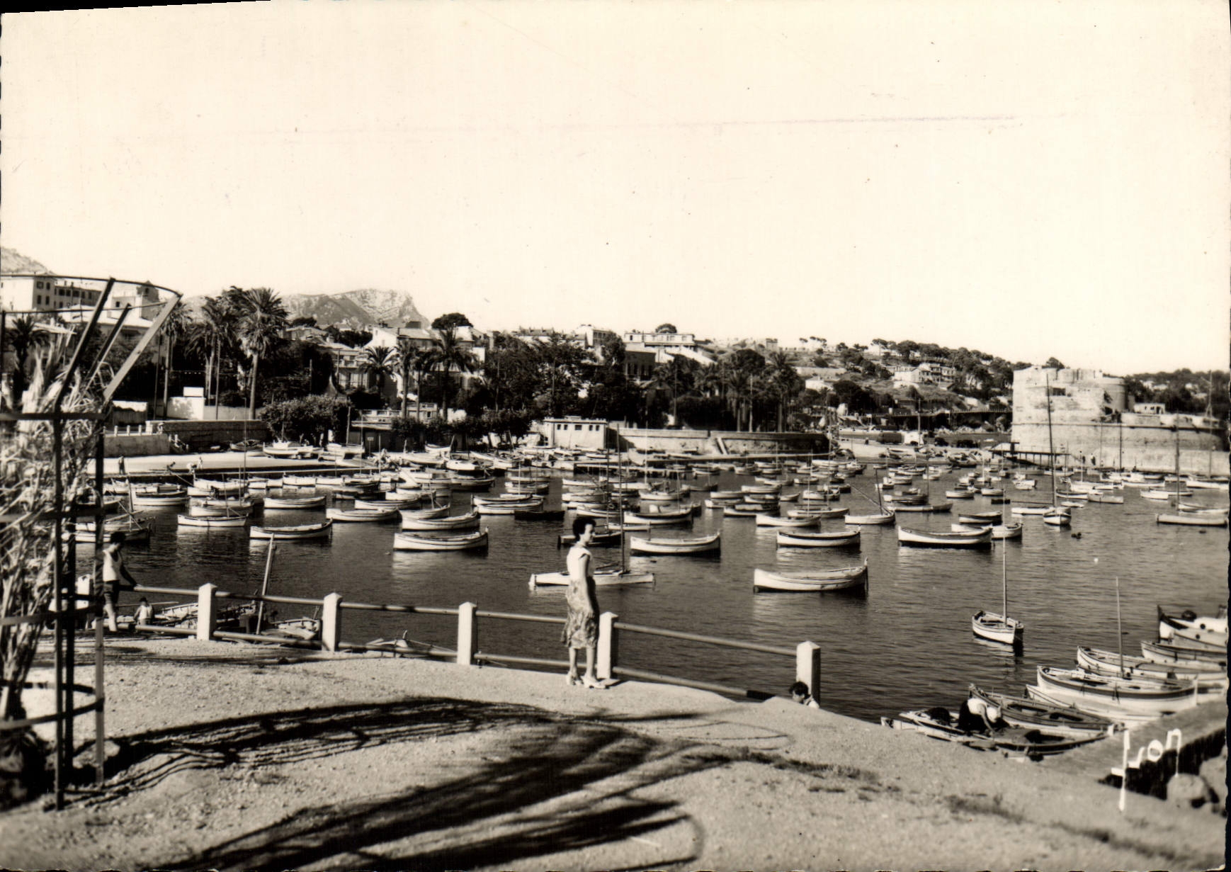CPSM Toulon Var Le Port du Mourillon 