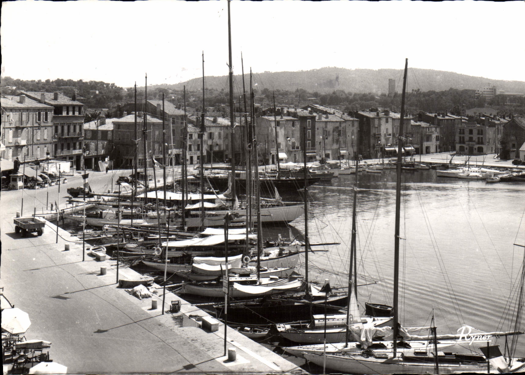 CPSM St Tropez Var Le Port et ses Yachts