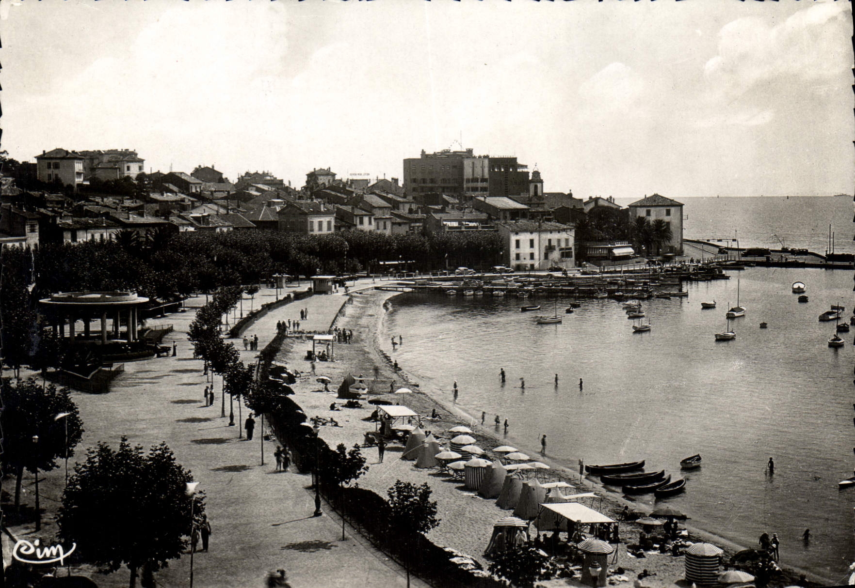 CPSM Ste Maxime sur Mer Var Boulevard de La Plage