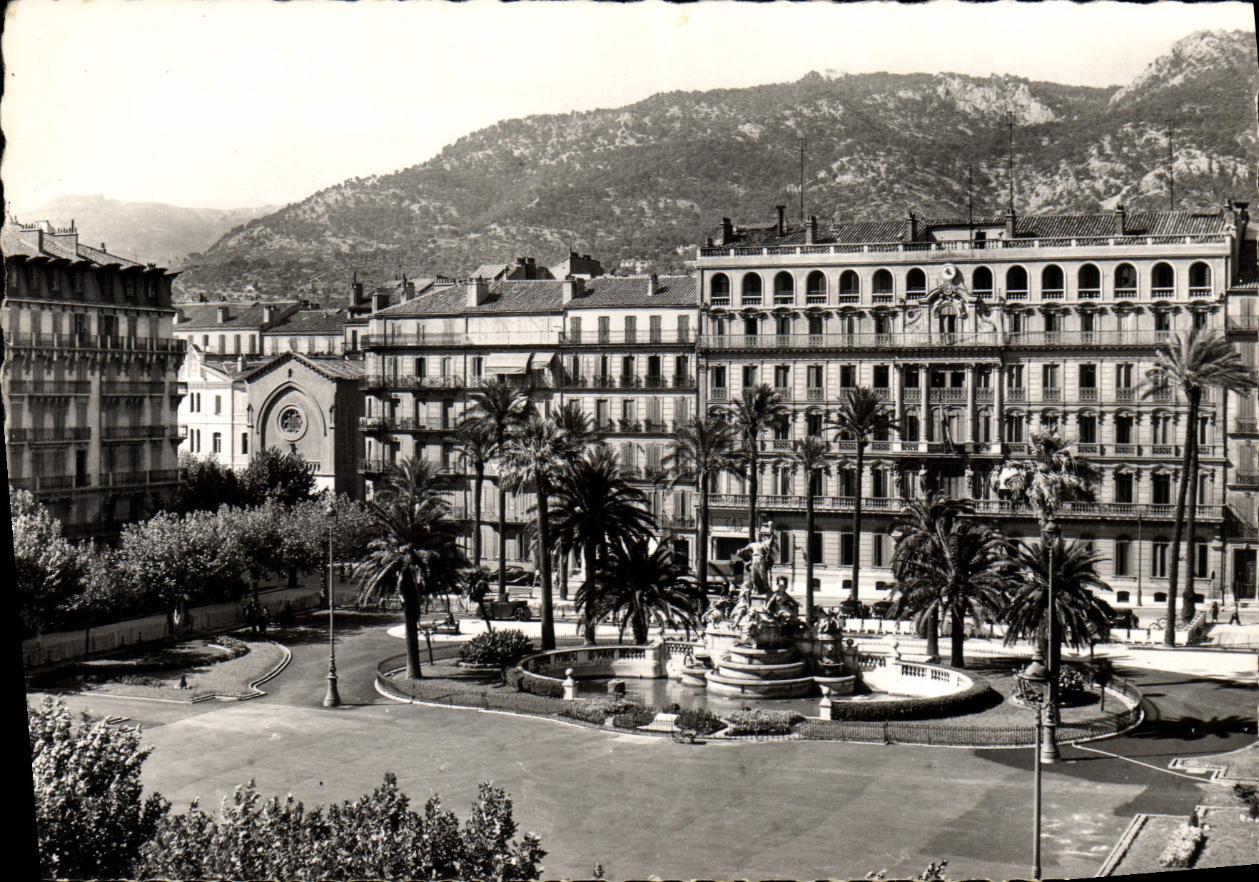 CPSM Toulon Place de la Liberte 
