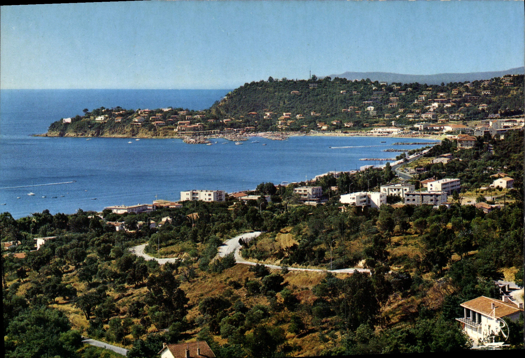 CPSM La Cote D'Azur Cavalaire sur Mer Var Vue generale