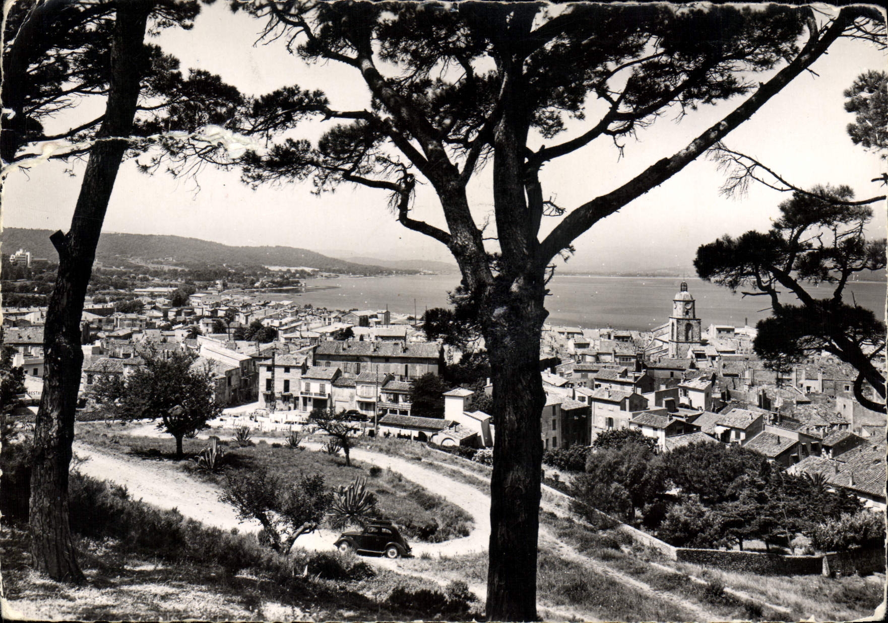 CPSM Vue sur la Ville et le Golfe St Tropez